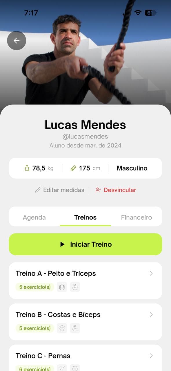 Perfil do aluno visto pelo personal — agenda, treinos e financeiro num só lugar